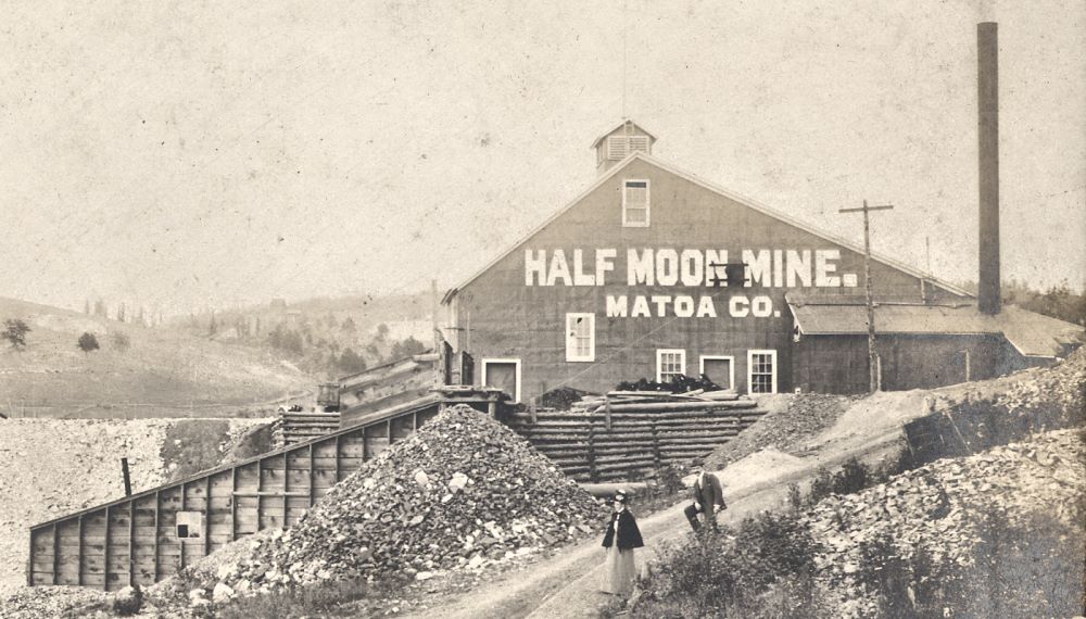 Quite a nice side look of the Matoa Company's Half Moon Mine shaft house, this would have been the west side of the structure. The low structure part in front left is ore bins sloping down to a road as per a 1900 Sanborn Fire Insurance map.